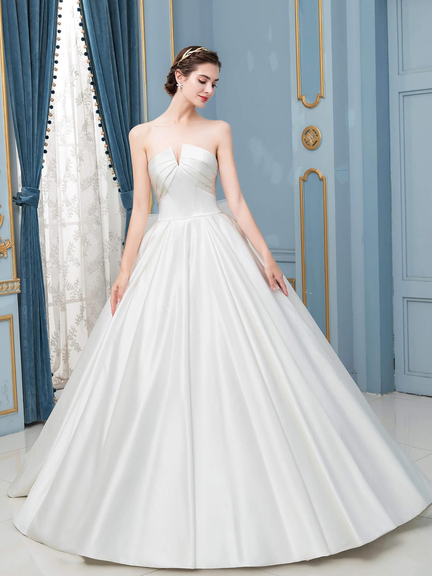 Vestidos de novia de satén con corte de baile y sin mangas hasta el suelo