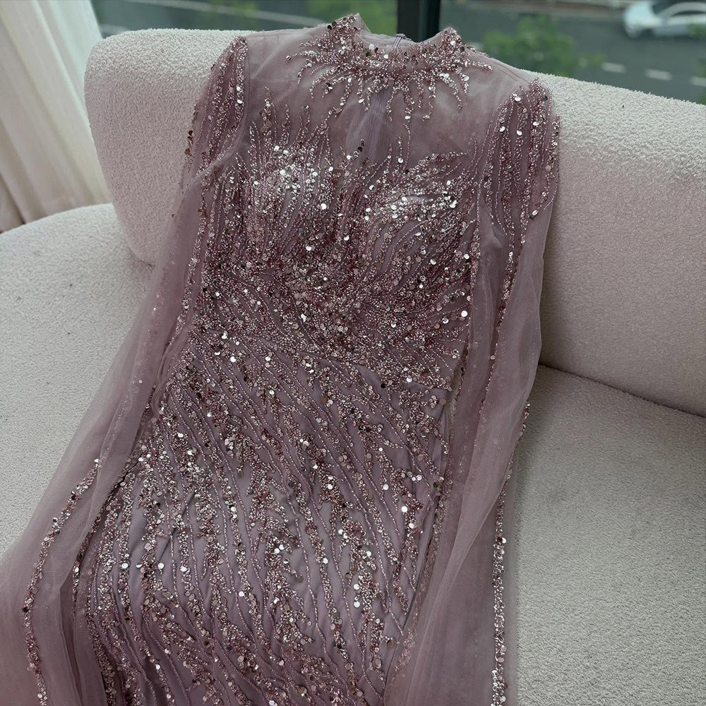 Vestido de Noche de Lujo Nude Estilo Sirena con Mangas de Capa