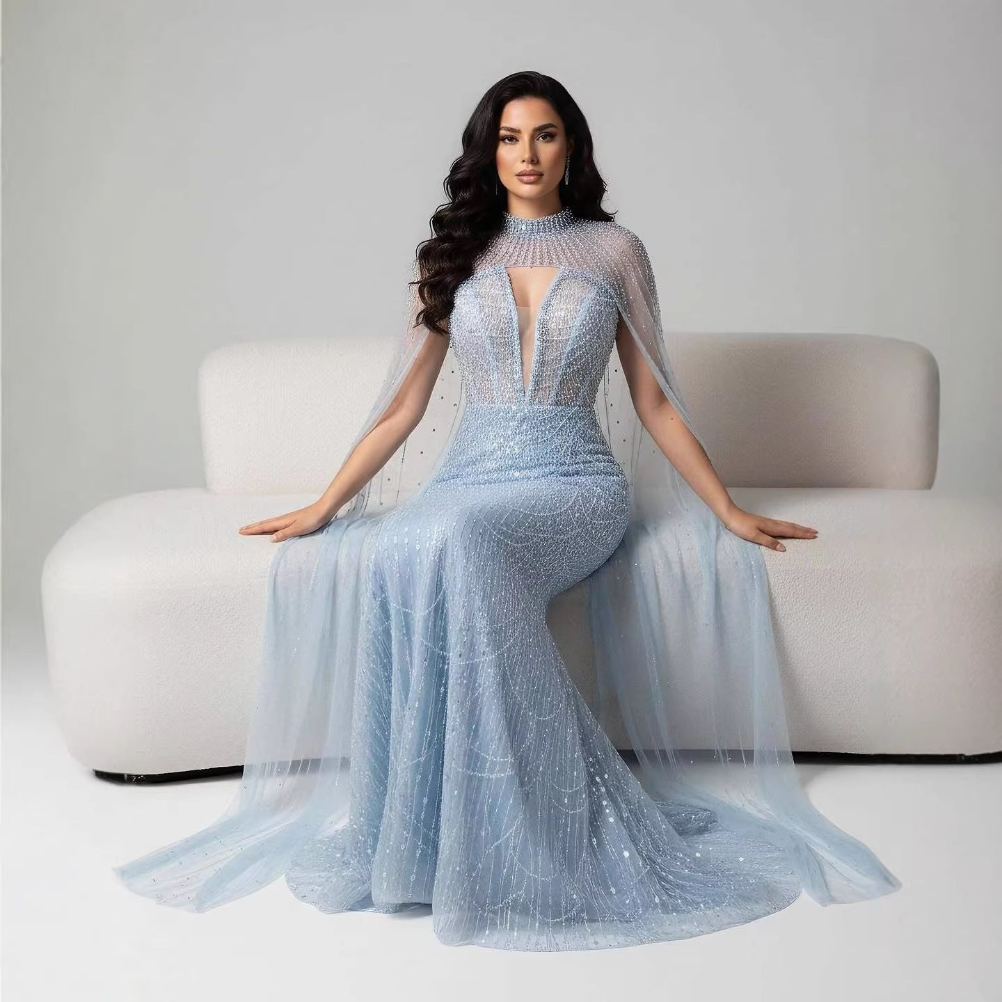 Luxuriöses Abendkleid Nude Perlen Bestickte Robe mit Tüllschleppe