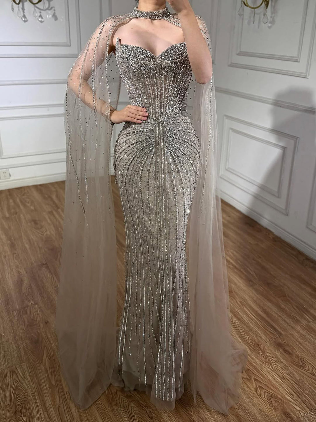 Vestido de Noche de Lujo con Capa y Cuentas de Caramelo de Dubái LA72811C