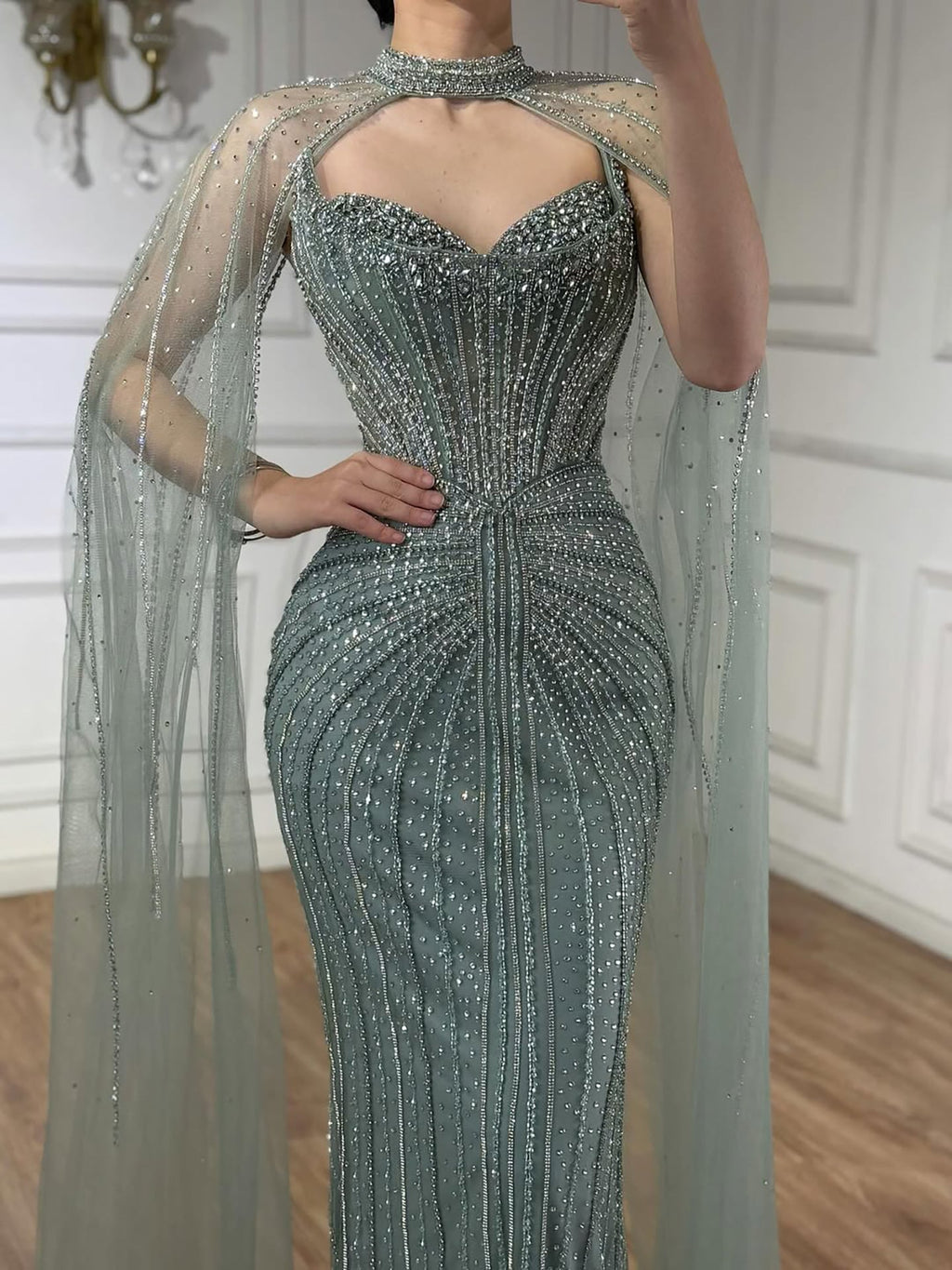 Vestido de Noche de Lujo con Capa y Cuentas de Caramelo de Dubái LA72811C