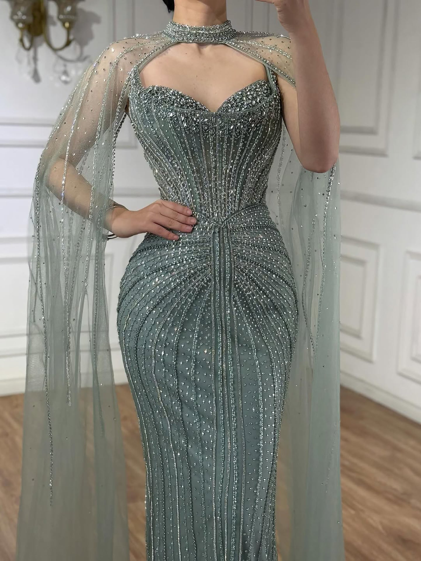 Vestido de Noche de Lujo con Capa y Cuentas de Caramelo de Dubái LA72811C