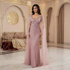 Luxuriöses, perlenbesetztes Abendkleid in Karamell mit Cape LA72992A