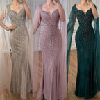 Luxuriöses, perlenbesetztes Abendkleid in Karamell mit Cape LA72992A
