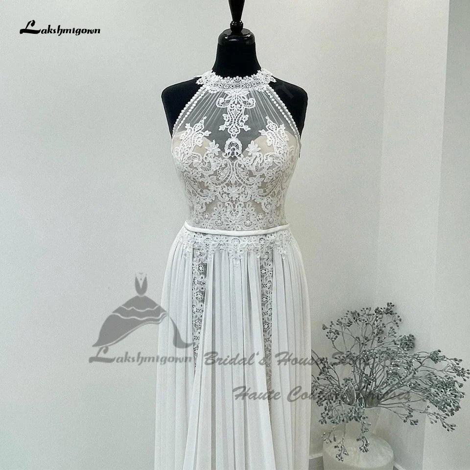 Vestido de novia bohemio de NumberSea 2025, corte en A, de gasa, estilo playero, con espalda de encaje transparente e ilusión. 