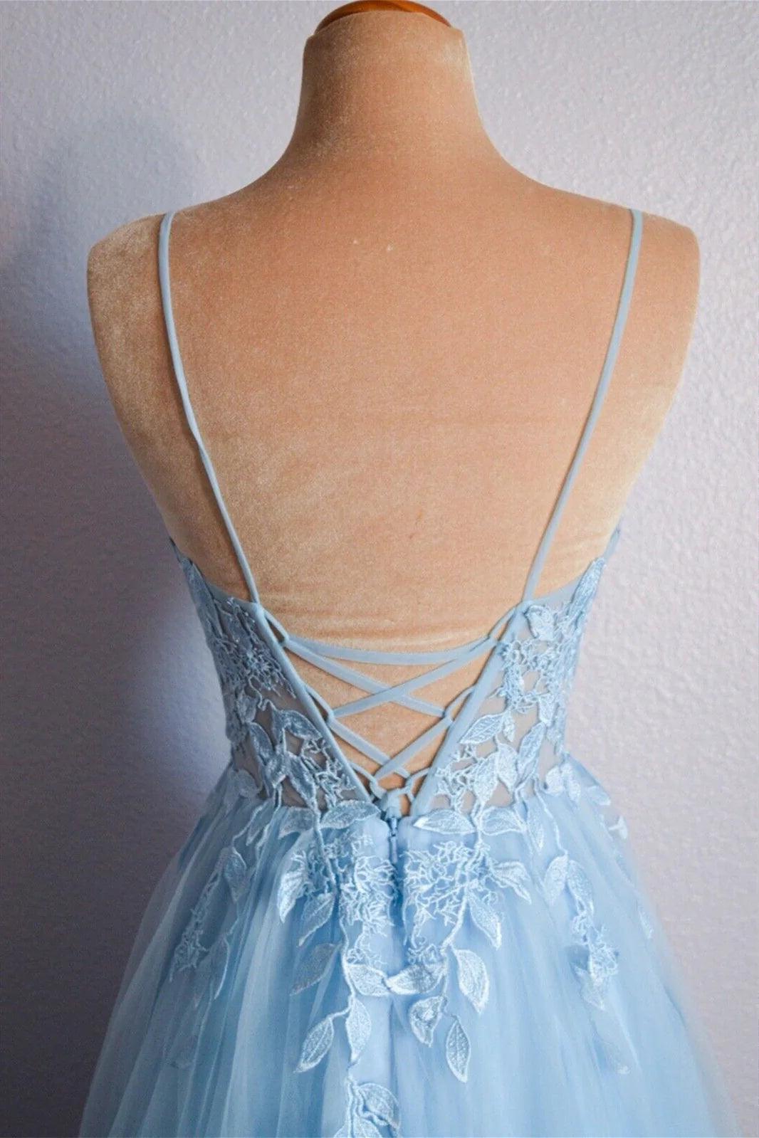 Vestido de noche largo de tul con escote en V y cordones en azul claro