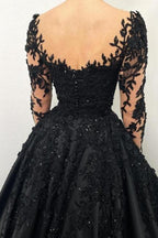 Schwarzes Abendkleid im Ballkleid-Stil mit langen Ärmeln und Herzausschnitt im Prinzessinnen-Stil