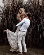 Vestido de novia bohemio rústico color marfil con escote corazón y encaje de NumberSea, MW267