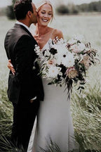 Vestido de novia bohemio de satén con escote en V y tirantes finos de NumberSea, MW310