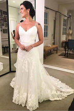 Vestido de novia playero de encaje con espalda descubierta, estampado y tirantes finos de NumberSea, MW341