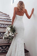 Vestido de novia blanco sin mangas con encaje y corte sirena con tirantes finos de NumberSea, MW354