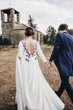 Vestido de novia NumberSea con corte A, sencillo, de satén marfil con bordados y mangas largas, MW373