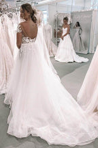 Vestido de novia NumberSea con escote en V, mangas cortas, espalda descubierta y apliques, MW464
