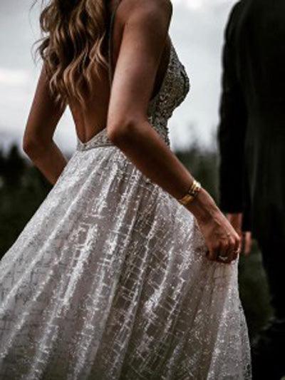 Vestido de novia largo NumberSea con escote en V, tirantes finos, espalda abierta y lentejuelas, con cola, MW477