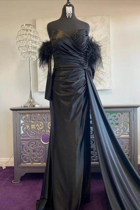 Vestido de fiesta de sirena con escote corazón, plisado, mangas largas con abertura y plumas