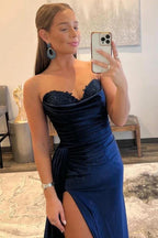 Vestidos de fiesta de sirena con escote corazón y satén con abertura y cola adjunta