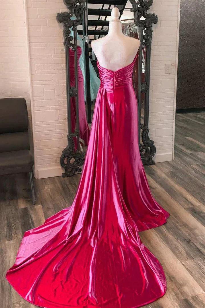Vestidos de fiesta de sirena con escote corazón y satén con abertura y cola adjunta