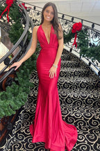Meerjungfrauen-Abendkleid in Rot mit Neckholder und rückenfreiem Design