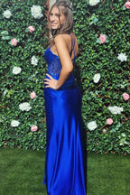 Vestido de fiesta largo con corsé y tirantes finos de sirena con abertura