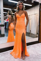 Meerjungfrauen-Abendkleid mit Spaghettiträgern, orange, eng anliegend und mit Schlitz