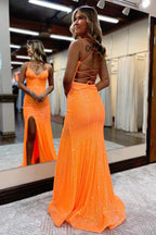 Meerjungfrauen-Abendkleid mit Spaghettiträgern, orange, eng anliegend und mit Schlitz