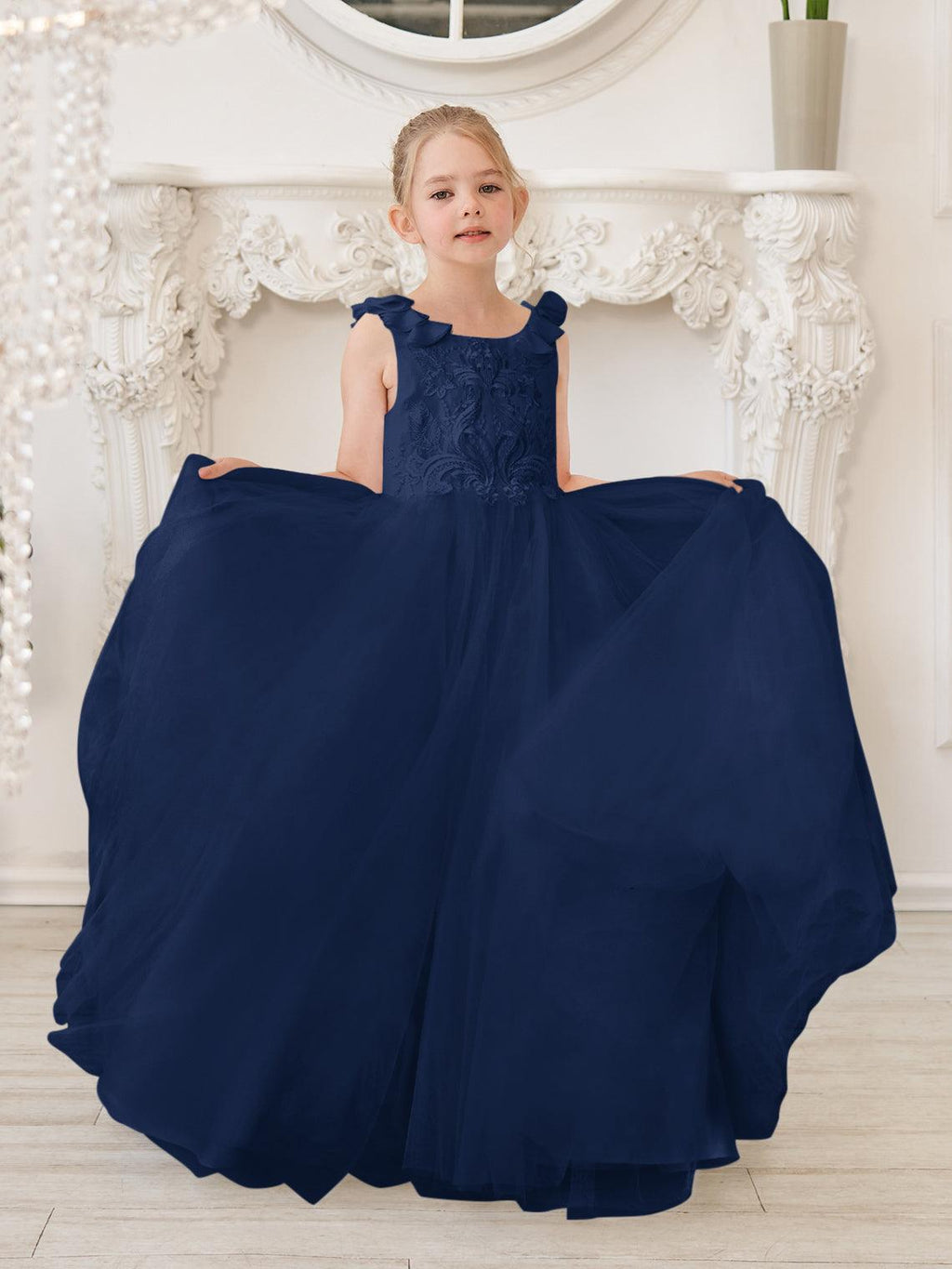 Elegante vestido de niña de las flores de tul blanco con cola larga 