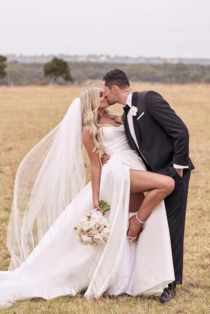 Vestidos de novia recién llegados Línea A Satén Sin tirantes con cola de corte