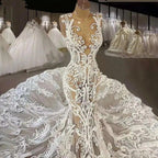 Neue romantische Spitze Brautkleider mit Kathedrale Zug Robe De Mariee Sexy Illusion Zurück Meerjungfrau Brautkleid Vestidos De Novia 