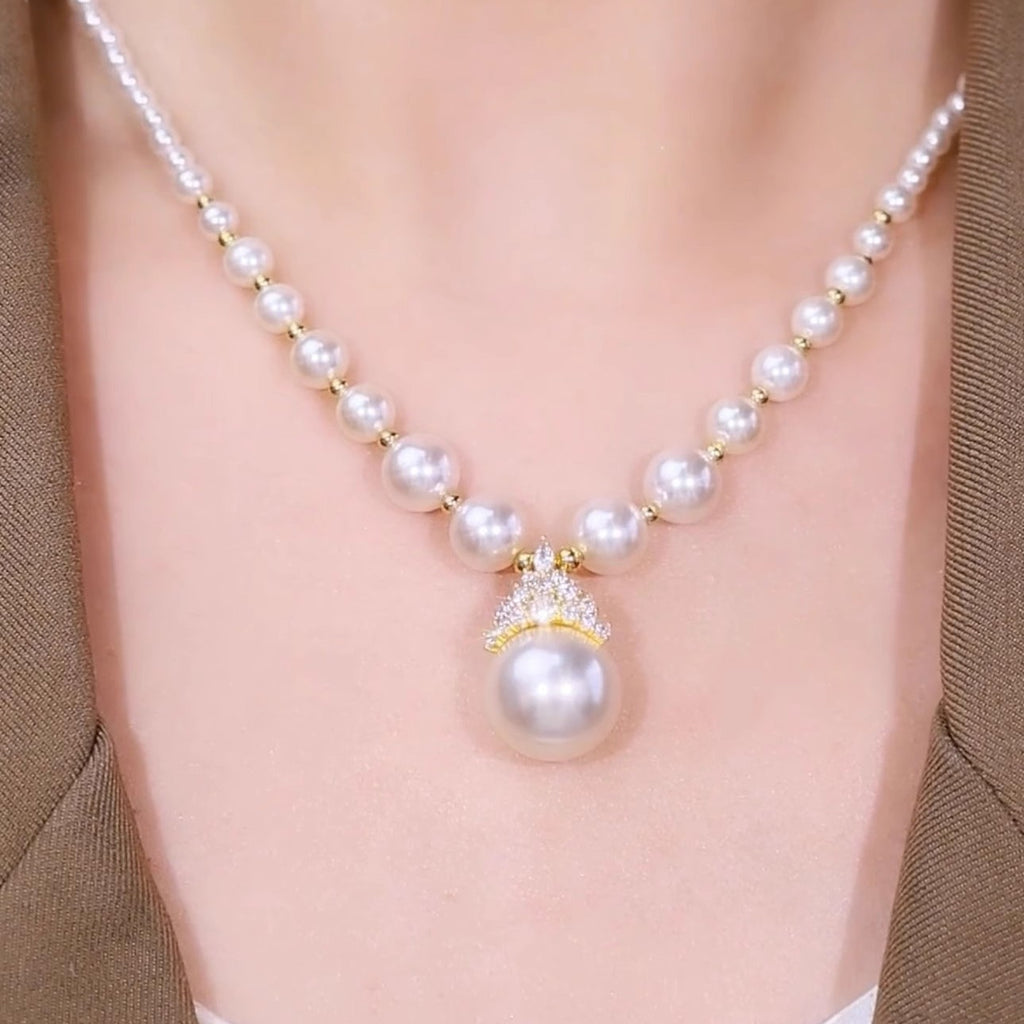 Unique design sense French elegant atmosphere queen zircon pearl necklace autumn new versatile collarbone chain