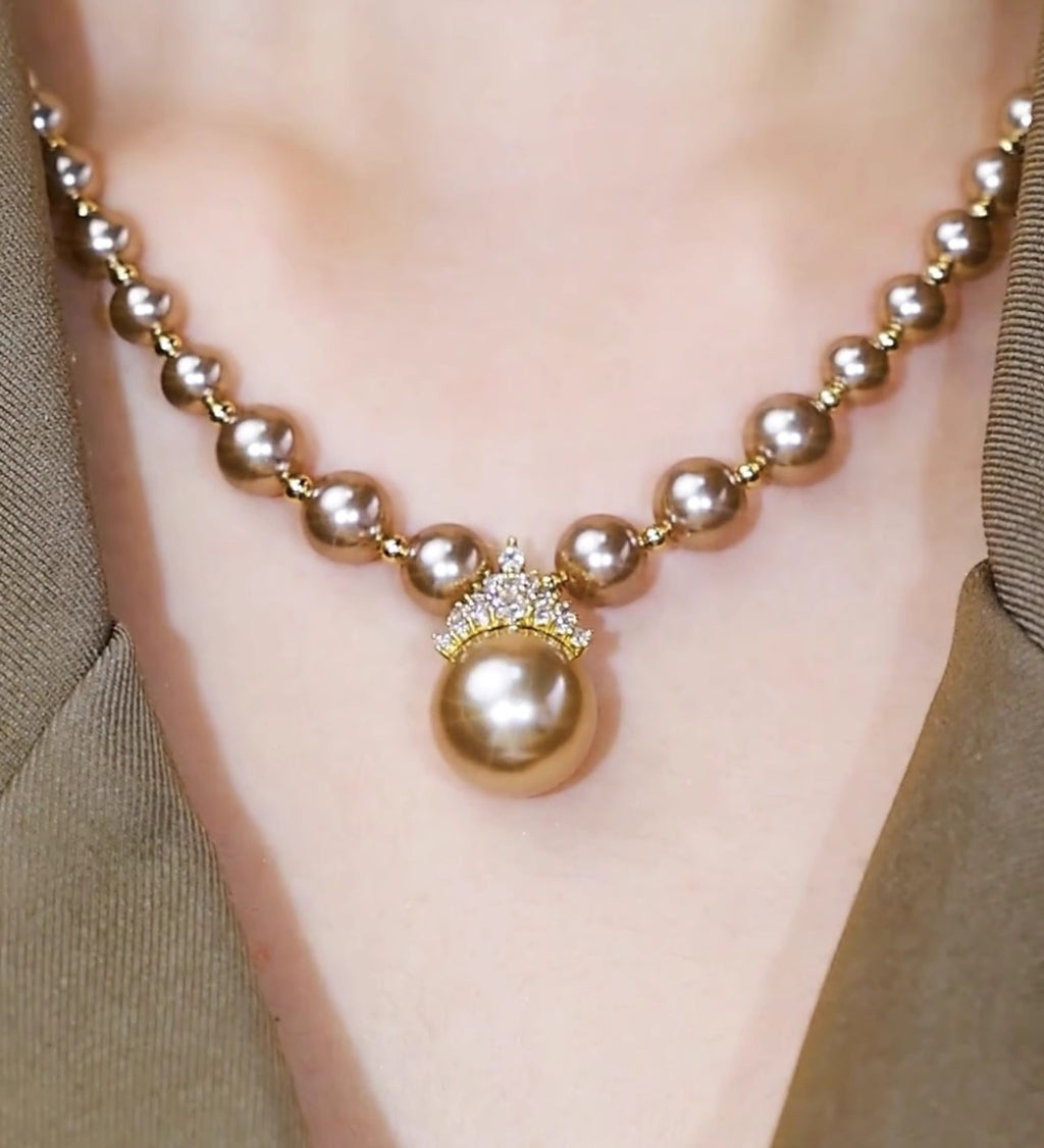Unique design sense French elegant atmosphere queen zircon pearl necklace autumn new versatile collarbone chain