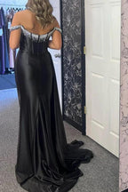 Vestido de fiesta largo negro de sirena con hombros descubiertos y cuentas