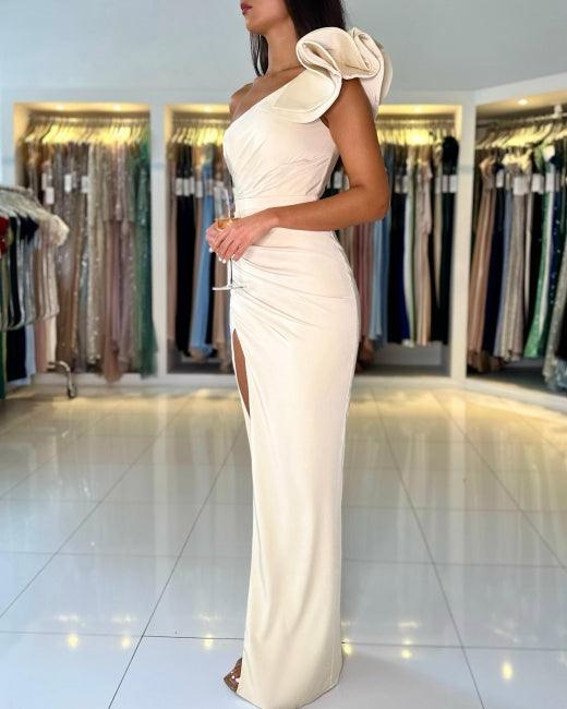 Meerjungfrau-Ballkleid mit einer Schulter und hohem Schlitz
