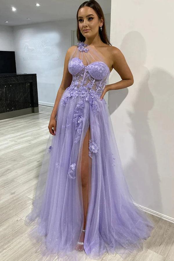 Lila-blaue, einseitig schulterfreie Ballkleider mit Spitze und Schlitz