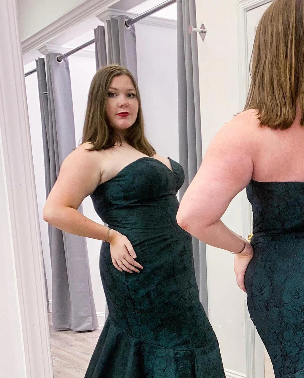 Vestidos de fiesta de talla grande con escote corazón y encaje oscuro