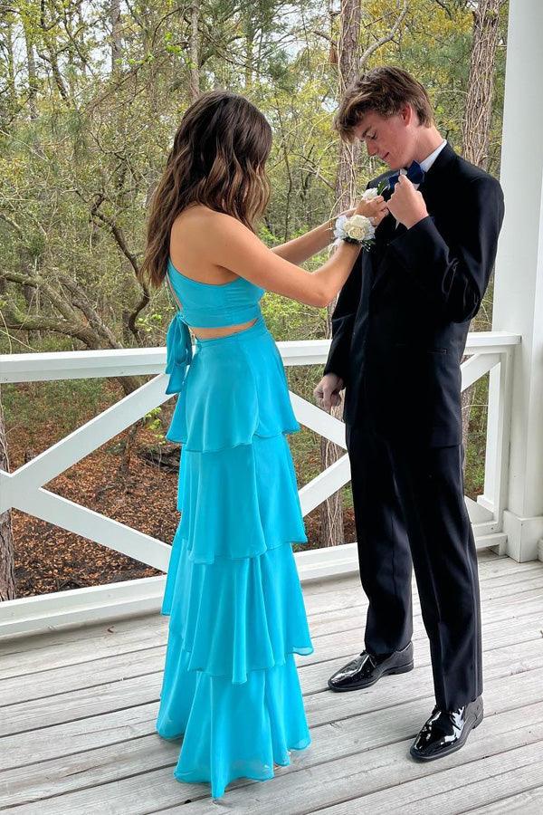 Hübsches, gestuftes Chiffon-Abendkleid in Blau mit Cutouts