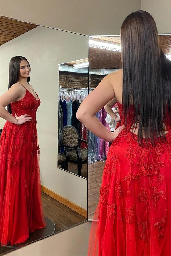 Vestido de fiesta largo rojo con escote en V pronunciado y apliques florales con abertura