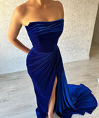Königsblaues bodenlanges Ballkleid mit Schlitz vorne und trägerlosem Rüschen