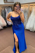 Vestido de fiesta largo de satén estilo sirena con cordones en azul real y abertura