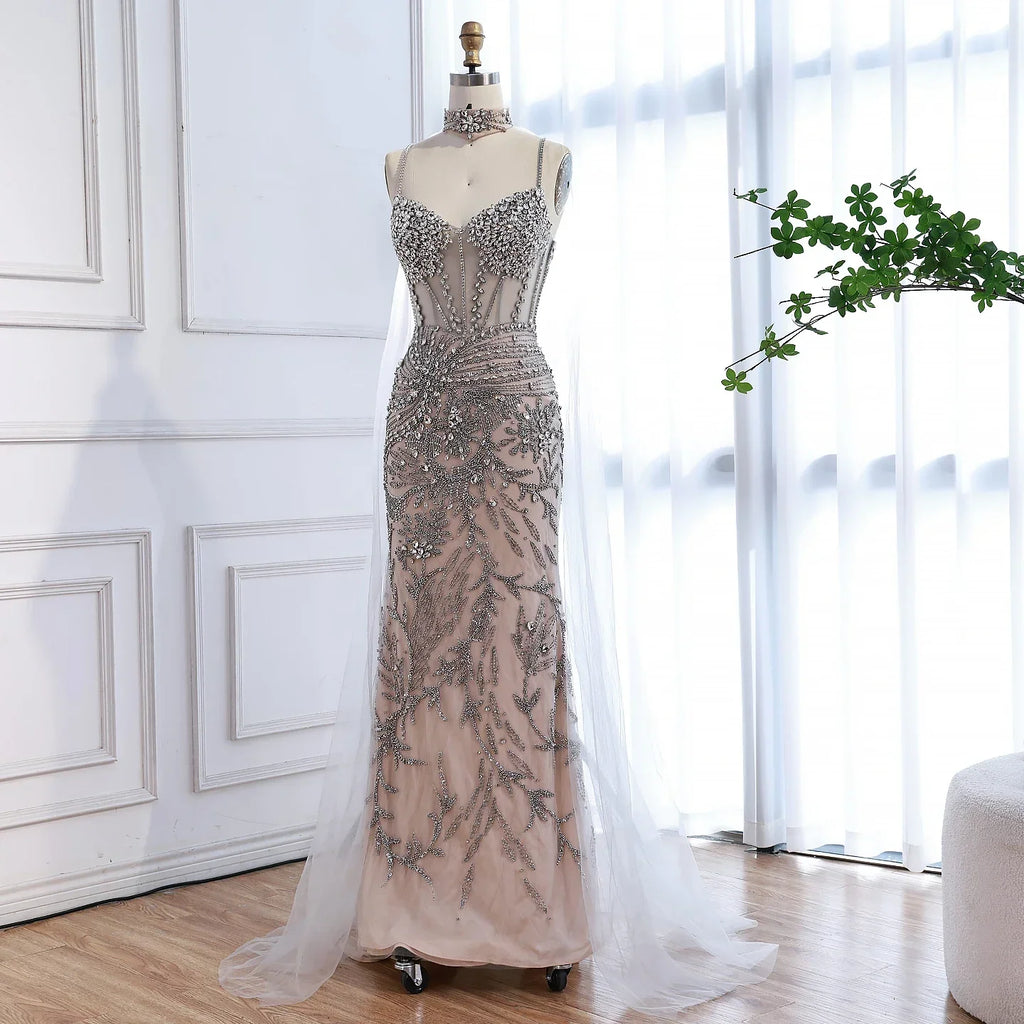 Luxuriöses Abendkleid Grau Perlenbesetzt Mit Umhang Ballkleid LA73342