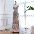 Luxuriöses Abendkleid Grau Perlenbesetzt Mit Umhang Ballkleid LA73342
