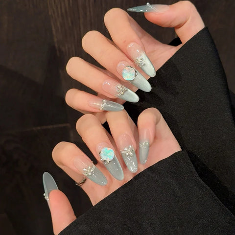 10 Stück einfarbige handgefertigte künstliche Nägel im hellgrünen französischen Stil, sanfte lange Mandeln zum Aufdrücken der Nägel, glänzende Diamanten, Sommer-Kunstnägel 