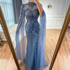 Luxuriöses, dezentes blaues Meerjungfrauen-Abendkleid mit Cape LA73006