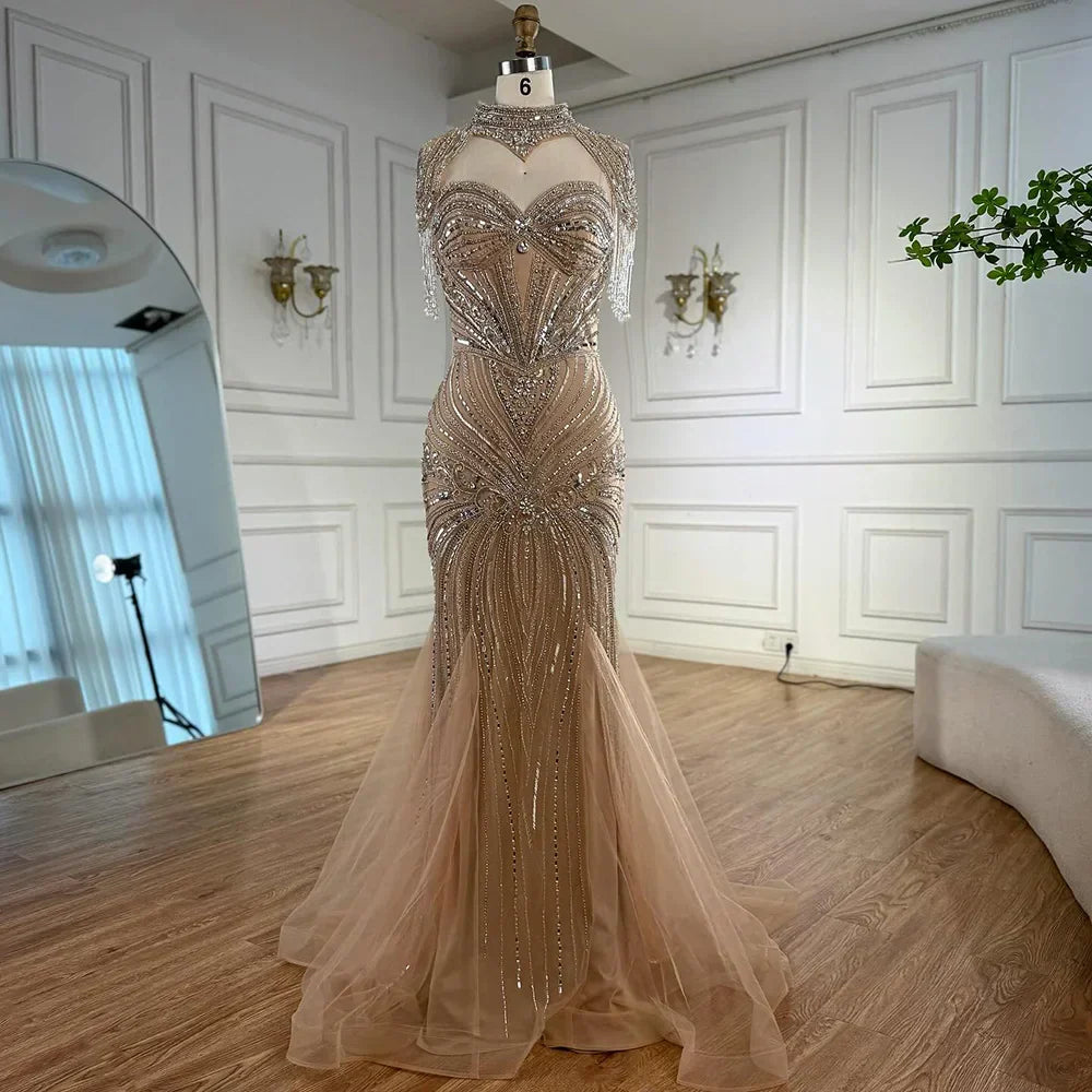 Vestido de Noche Sirena con Cuentas Color Nude de Lujo y Cuello Alto LA72897