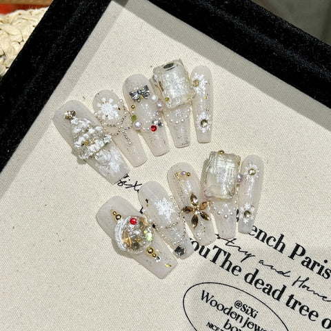10pcs Handmade Christmas Press On Nails Glossy White Silver Snowflake Xmas Tree Bows Design False Nails Gentle Wearable Manicure