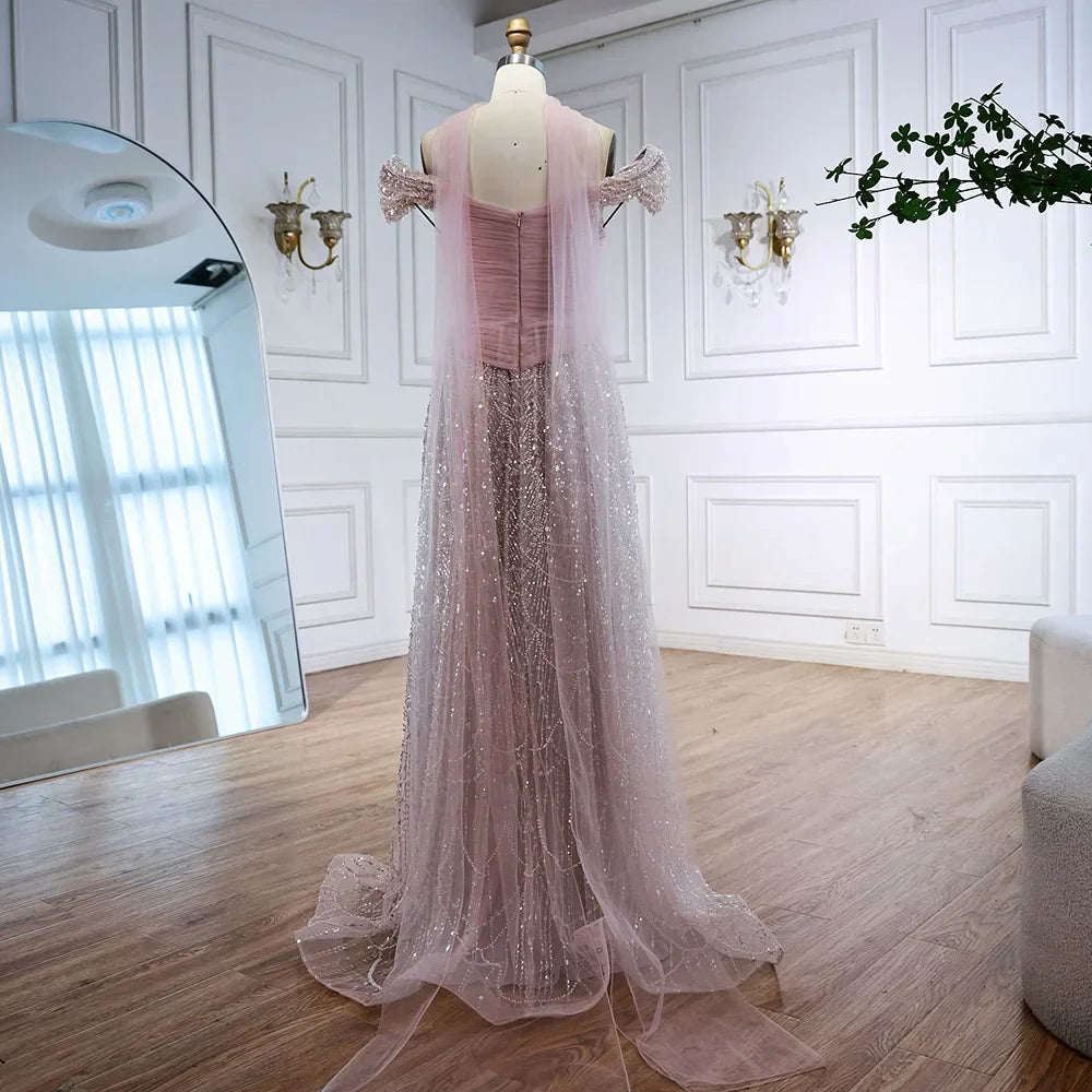 Luxuriöses arabisches Abendkleid mit Cape und rosa Perlenstickerei