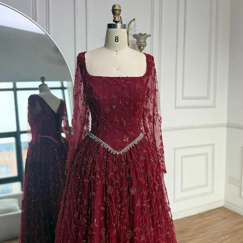 Luxuriöses salbeigrünes Abendkleid mit Perlen und langen Ärmeln