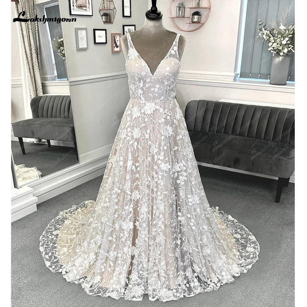 Vestido de novia bohemio de encaje con escote en V y espalda descubierta, estilo vintage champán, de NumberSea, 2025 