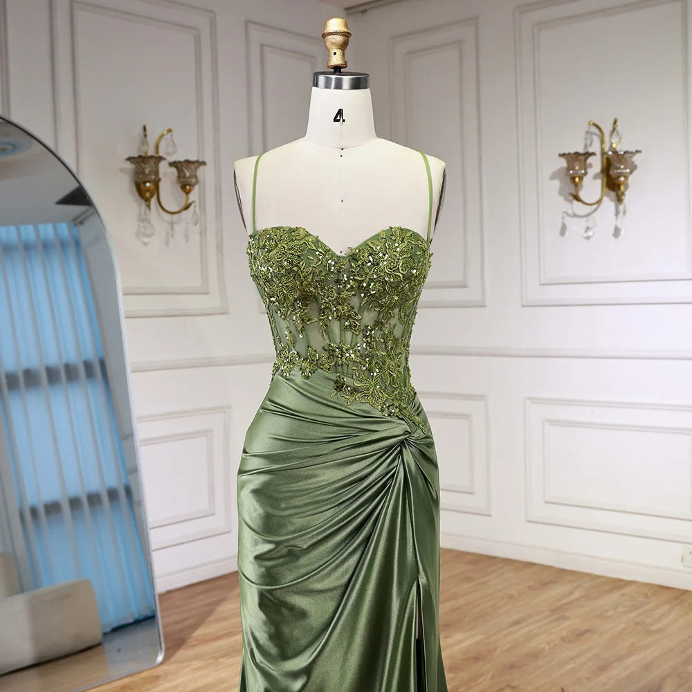 Luxuriöses salbeigrünes Satin-Ballkleid mit Schlitz LA73032