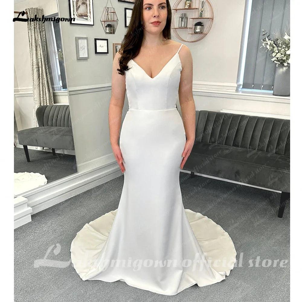 Vestidos de novia casuales y sexys, con cola de sirena/trompeta, sin mangas, tirantes finos y fruncido, para verano 2025 