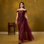 Elegantes weinrotes schulterfreies Spitzen-Abendkleid mit Applikationen